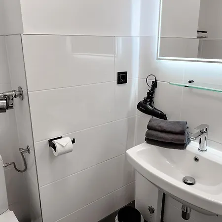 Mövenkoje Für 1-2 Personen Mit Pool