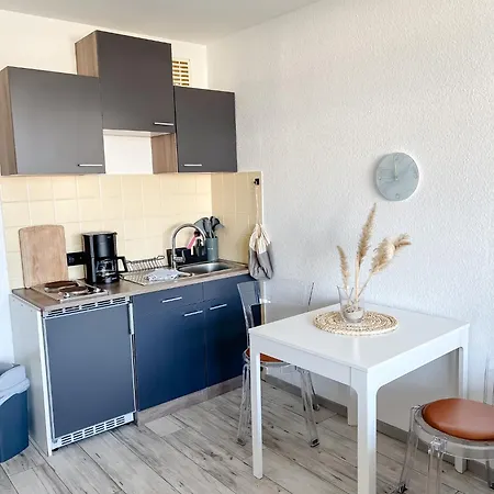 Apartment Mövenkoje Für 1-2 Personen Mit Pool